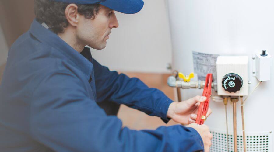 Expert burst pipe repair services in Colona, IL